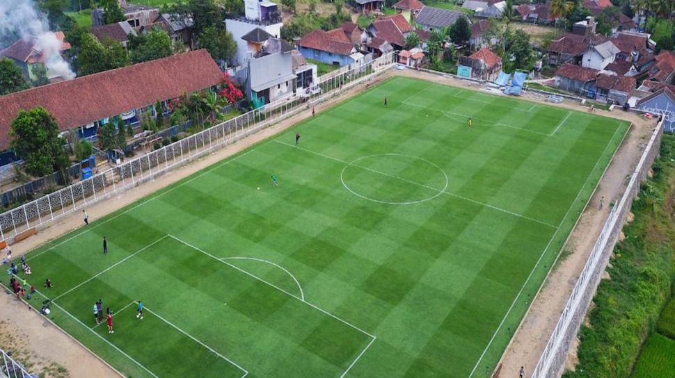 Lapangan Bola Permiko: Tempat Merawat Diri dengan Sentuhan Lokal
